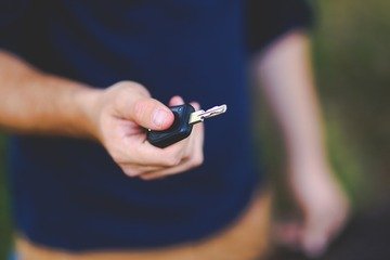 Programmer une clé de démarrage Renault, Citroën, Peugeot, BMW, Mercedes, Audi, Seat ou Volkswagen Programmer une clé de démarrage Renault, Citroën, Peugeot, BMW, Mercedes, Audi, Seat ou Volkswagen